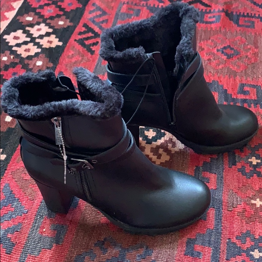 Brand new Guess Boots